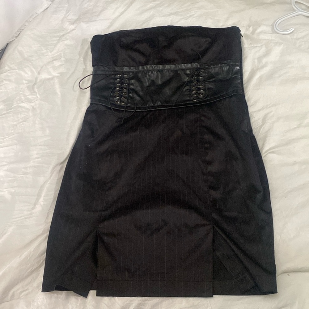 So sexy!! strapless above the knee dress